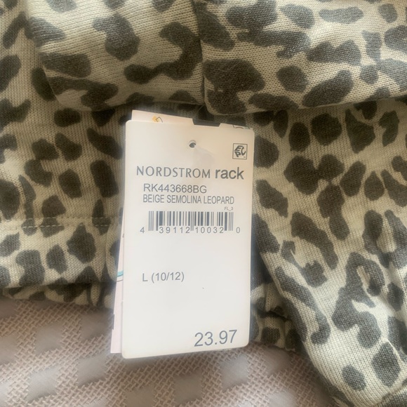Super soft leopard print sweater from Nordstrom Rack. New with tags - Picture 2 of 3